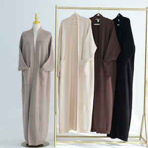 عباءة نسائية متواضعة رائجة للشتاء من الصوف والبوليستر، كيمونو كارديجان مفتوح من الأمام مع جيوب، لون أسود - Product Image 5