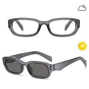 Gafas de Sol de Estilo Moderno, Montura Cuadrada Pequeña, Irregulares, con Cambio de Color, Populares en Internet, a la Moda, Combinan con Todo, Lisas - Product Image 2