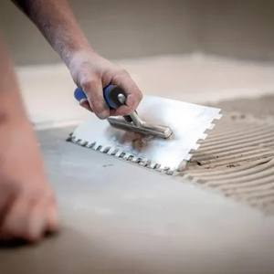 Llana Dentada IDEAL STAR con Mango de Plástico 28x12 cm - Dientes Derechos 10x10 mm - Product Image 3