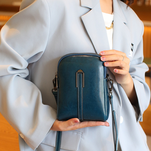 กระเป๋าโทรศัพท์ AndoBag สำหรับผู้หญิง กระเป๋าสะพายข้าง กระเป๋าแฟชั่นลำลอง หนังวัวแท้ กระเป๋าถือขนาดเล็กสำหรับสุภาพสตรี รุ่น 6009 - Product Image 5