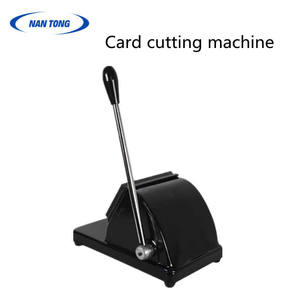 Coupe-cartes manuel NT 86x54mm, coupe-papier en métal pour travaux manuels et usage bureautique - Product Image 2
