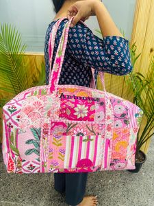 Bolsa de lona acolchada de algodón premium, con estampado floral, lavable, ecológica, para yoga, compras, playa, estilo bohemio, para fin de semana. - Product Image 4