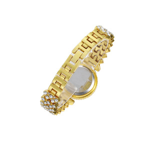 Montre à quartz élégante pour femme avec cadran romain et incrustation de diamants, bracelet tendance pour les trajets quotidiens - Product Image 5