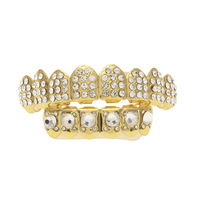 Vente en gros de bijoux corporels hip-hop : Grillz dentaires de vampire pour dents supérieures et inférieures, sertis de diamants de laboratoire, et Grillz dentaires dorés pour Halloween