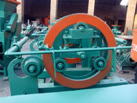 Machine de formage de poudre de carbone de 0,5 tonne avec une densité de tige de carbone ≥ 1,3 g/cm³ et un taux de formage élevé
