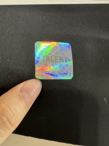 Etiqueta de transferencia de calor de material PU con icono de transferencia térmica láser suave con logotipo personalizado para camisetas ropa sombreros calcetines Zapatos bolsas - Product Image 3