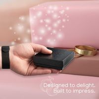 Boîte cadeau de luxe carrée en carton rigide avec couvercle et base, insert en EVA, emballage en papier pour boucles d'oreilles, colliers et bracelets