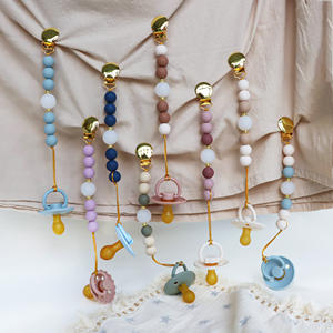 Cuentas <span class=keywords><strong>de</strong></span> silicona <span class=keywords><strong>de</strong></span> grado alimenticio a prueba <span class=keywords><strong>de</strong></span> dientes <span class=keywords><strong>de</strong></span> bebé personalizadas Clip <span class=keywords><strong>de</strong></span> acero dorado y plateado Clip <span class=keywords><strong>de</strong></span> chupete <span class=keywords><strong>de</strong></span> bebé universal sin BPA - Product Image 2