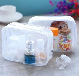Sac de toilette de voyage en PVC transparent imperméable multicolores, logo personnalisé, pochette de rangement pour cosmétiques en plastique transparent avec fermeture éclair - Product Image 2