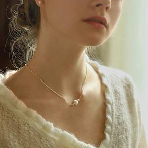 Collier de perles baroques d'eau douce naturelles pour femmes, design de niche de luxe léger avec chaîne de clavicule simple, accessoires - Product Image 5