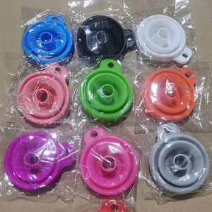 Embudo de silicona de grado alimenticio, mini embudo telescópico plegable portátil para uso en la cocina, embudo de silicona para dispensación en el hogar - Product Image 5