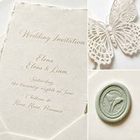 Carte d'invitation de mariage personnalisée avec enveloppe, papier festonné fait main, écriture cursive, sceau de cire menthe, dentelle, papillon, guirlande de perles