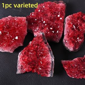 Magnifique grappe de cristaux sculptés rouge vin pour ornement Feng Shui, collection de guérison, provenant de Jiangsu (vente en gros) - Product Image 1