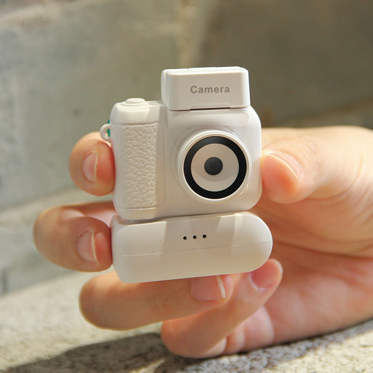 Mini Digital Retro Camera Keychain 1080p Small Portable Photo Video Camera  for Travel Study Recording