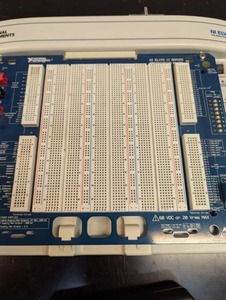 Carte de prototypage National Instruments NI ELVIS II+ ELIVS II avec alimentation - Product Image 1