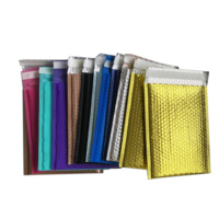 Sacs d'expédition à bulles rembourrés en poly violet enveloppe postale métallique de taille personnalisée pour l'emballage de vêtements électroniques grand public