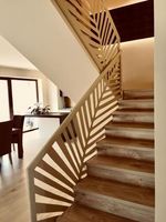 Système de balustrade en acier inoxydable à motif géométrique moderne et élégant avec clôture de sécurité pour escalier et balcon de villa