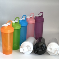 Logo personnalisé Faible MOQ Logo personnalisé 400 ml 600 ml Bouteille de shaker de protéines en plastique pour la salle de sport avec boule mélangeuse