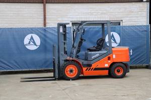 Chariot élévateur électrique à batterie au lithium de 3 tonnes CPCD30 avec système hydraulique Chariot élévateur agricole avec hauteur de mât en option - Product Image 5