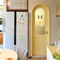 Porte en bois massif cintrée moderne française personnalisable avec vitrage décoratif pour salon et chambre