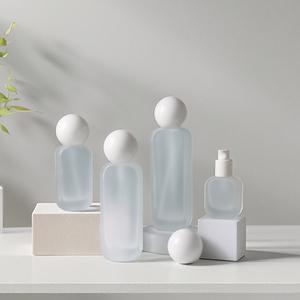 30/50/100/120ml Set di imballaggi cosmetici <span class=keywords><strong>in</strong></span> <span class=keywords><strong>vetro</strong></span> bianco di lusso smerigliato flacone per lozione Spray da 30g di vasetto per crema da 50g contenitore cosmetico vuoto - Product Image 2