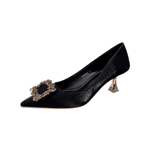 <span class=keywords><strong>Scarpe</strong></span> da <span class=keywords><strong>Sposa</strong></span> di Alta Qualità 2024, Nuovi Modelli con Tacco a Spillo e Basso in Rosso, Vendita all'Ingrosso - Product Image 5