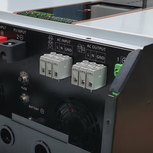 ปั๊มน้ำพลังงานแสงอาทิตย์แบบไฮบริด Sunchees 6kw พร้อมตัวควบคุมการชาร์จ MPPT ระบบออฟกริด คลื่นไซน์บริสุทธิ์ ราคาประหยัด - Product Image 5