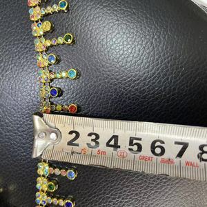 Montre à Quartz Premium en Plastique avec Chaîne de Strass Style Antique, Étanche, à Plusieurs Couches, avec Garniture à Pompons, Sans Nickel, Idéale pour les Fêtes - Product Image 6