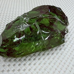 Piedra Preciosa YAG Cultivada en Laboratorio, Sin Cortar, Fluorescente Amarilla, Yttrium Aluminum Garnet (YAG), Piedra en Bruto - Product Image 4