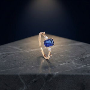 Anillos de Compromiso y Boda Clásicos Elegantes de Latón con Imitación de Rodio, Cristal Azul y Circonita Corte Esmeralda para Mujer, Ideales para Cualquier Ocasión - Product Image 3
