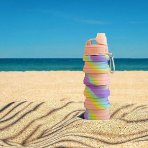 Bouteille d'eau pliable en silicone réutilisable avec bouchon à vis pour la randonnée, le camping, les voyages, design moderne unisexe - Product Image 4