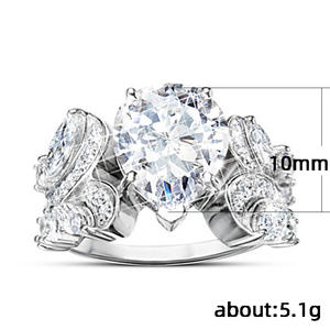 Anello di fidanzamento da donna H124 in oro bianco con diamante taglio ovale e pietre laterali naturali, colore D, pietra principale - Product Image 4