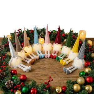 Adornos Navideños Luminosos Creativos de Duendes con Patas Suaves en Postura Sentada, Gnomos sin Rostro para el Hogar y Ventanas - Product Image 1