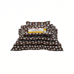 Set di Quattro Tappetini Antiscivolo per Cani con Motivo Quadrato sul Fondo - Product Image 2