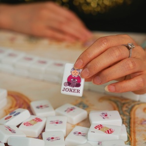 Elegante Juego de Mahjong Americano Retro con Motivo de Gato, 160 Fichas, Acrílico Profesional, Ecológico, para Fiestas de Despedida de Soltera - Product Image 1