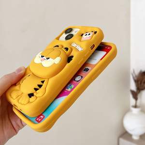 Custodia per Telefono in Silicone Morbido 3D con Simpatico Cartone Animato e Supporto Intelligente Giallo Garfield per <span class=keywords><strong>iPhone</strong></span> 16/15/14/13/12/<span class=keywords><strong>11</strong></span> <span class=keywords><strong>Pro</strong></span> Max - Product Image 3