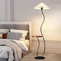 Lampadaire plissé moderne avec table d'appoint, lampe sur pied LED incurvée en forme de S pour salon, canapé, chambre à coucher, chevet