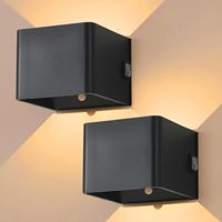 Lampu Dinding LED Modern Sensor Gerak Bertenaga Baterai Efisiensi Tinggi Cahaya Putih Hangat Desain Minimalis Plastik Hitam Untuk Penggunaan Dalam Ruangan