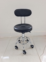 Tabouret de salon pivotant noir avec dossier, réglable en hauteur, sur roulettes