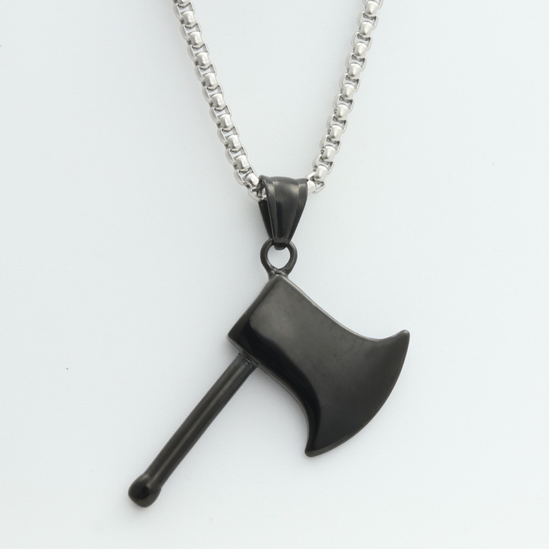 Pendentif noir (sans chaîne)