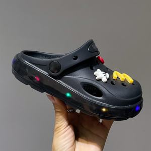 Sandal taman bercahaya hitam luar ruangan serbaguna anak-anak Musim Panas <span class=keywords><strong>2025</strong></span> untuk anak perempuan desain trendi gaya baru - Product Image 1
