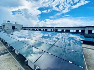 <span class=keywords><strong>Prix</strong></span> d'usine HBC PERC Panneaux solaires 50W 100W 150W Tuile PV Cdte à couche mince noire Panneau photovoltaïque personnalisé/OEM - Product Image 5