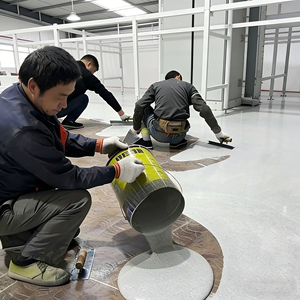 Pintura Epoxi de Alta Resistencia para Pisos de Gran Tráfico, Recubrimiento Líquido Autonivelante con Arena de Color, Superficie Texturizada Antideslizante para Estacionamientos - Product Image 6