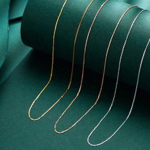 สร้อยคอทองคำแท้ 18K รุ่น Xinfly 750 AU ลายกากบาทโชแปง รูปทรงตัวโอ เรียบง่าย สำหรับผู้หญิง - Product Image 3