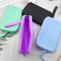 Pochette de voyage portable en silicone, sac carré à fermeture éclair, étui de rangement étanche pour articles de toilette, cosmétiques, câbles, pièces de monnaie et accessoires