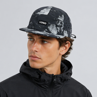 Casquette 5 Panneaux "Camper" Non Structurée Personnalisable avec Logo, Légère, en Nylon Imperméable, Trous Découpés au Laser, Style Snapback pour la Course