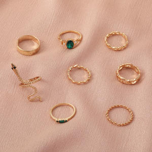 Nuevo Anillo Combinado de Moda, Anillo Personalizado en Forma de Serpiente Dorada con Punta Trenzada, Diamante Creado en Laboratorio, Juego de 8 Piezas, Aleación, Venta al por Mayor - Product Image 3