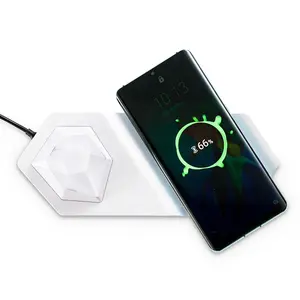 Fabrika özelleştirilmiş 2 in 1 taşınabilir RGB renk LED lamba USB C bağlantı noktası çok fonksiyonlu Qi kablosuz hızlı telefon şarj cihazı gece lambası