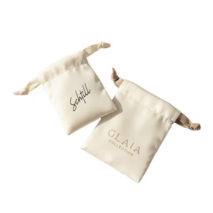 Pochette à bijoux en satin imprimée à l'écran avec logo personnalisé, recyclable, marque OEM, petits sacs à cordon, emballage de luxe, promotion - Product Image 1