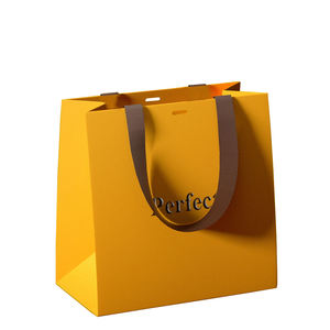 Bolsa de regalo de compras de papel artesanal de diseño personalizado de alta gama para ropa, cosméticos, zapatos - Product Image 1